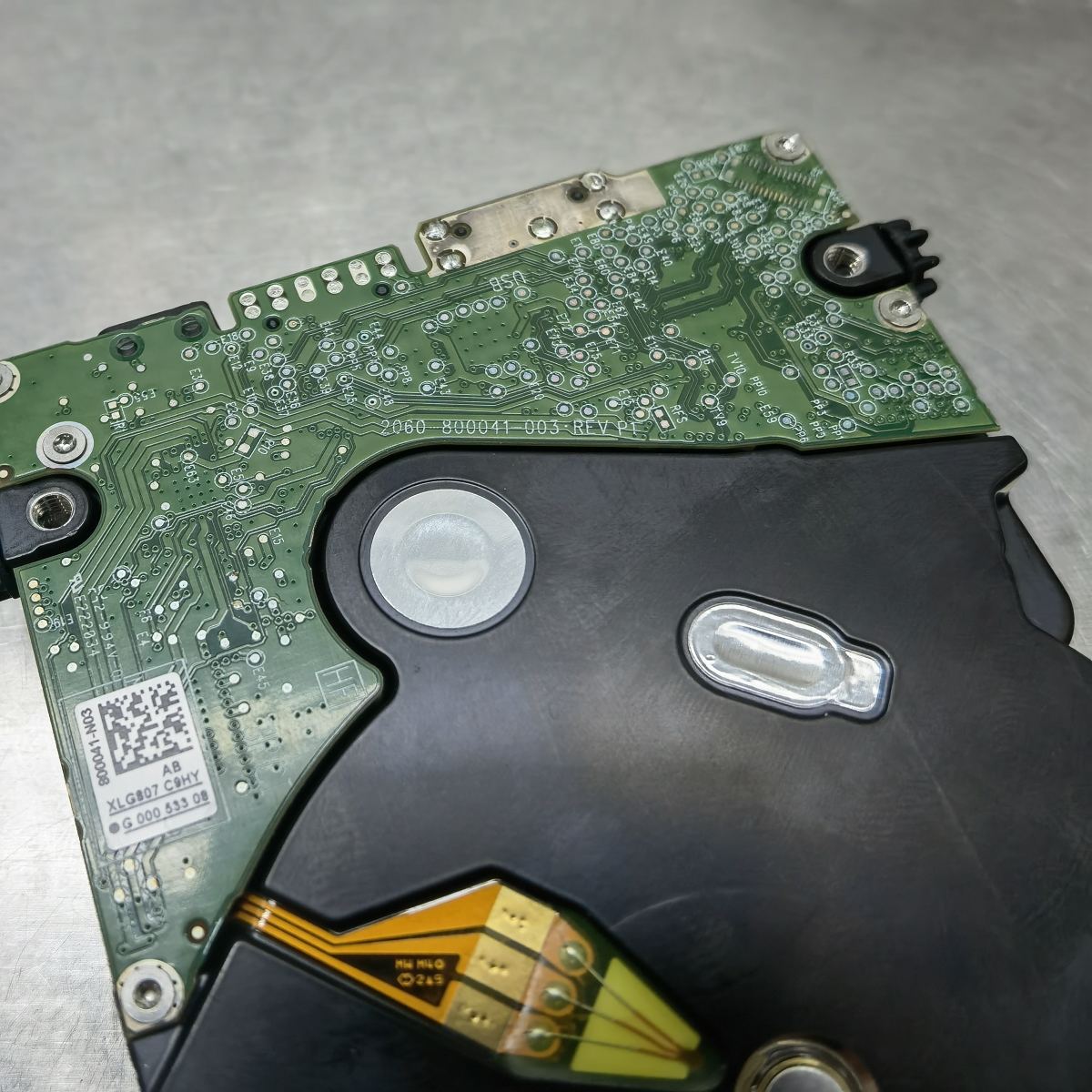 WDBU6Y0040BBK西部数据4TB移动硬盘磁头损坏开盘数据恢复成功
